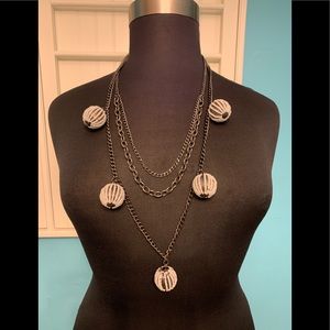 5/$25 Simply Vera Vera Wang Layered Necklace EUC
